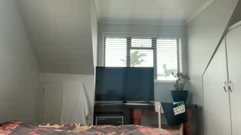 Snapshot of mike_sunn chatting on 10/12/25, 03:05 Mike online show from 10/12/25, 03:05