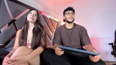 MikeAndLucy online show from 10/03/25, 12:13