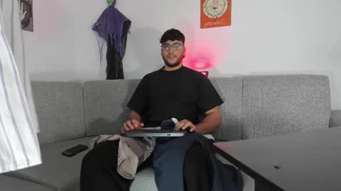 MikeAndLucy online show from 10/17/25, 01:03