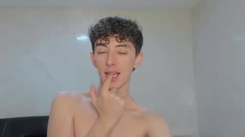 Snapshot of mikebelf4 chatting on 11/22/25, 12:31 Mikebelf4 online show from 11/22/25, 12:31