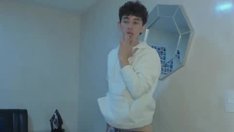 Snapshot of mikebelf4 chatting on 11/24/25, 04:45 Mikebelf4 online show from 11/24/25, 04:45