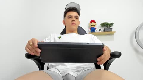 Snapshot of mikecooper_ chatting on 09/24/25, 01:53 Mike Cooper online show from 09/24/25, 01:53