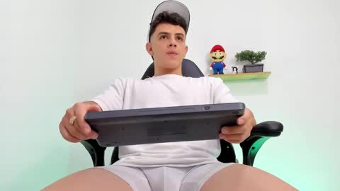 Snapshot of mikecooper_ chatting on 10/12/25, 11:26 Mike Cooper online show from 10/12/25, 11:26