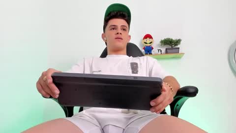 Snapshot of mikecooper_ chatting on 10/17/25, 12:58 Mike Cooper online show from 10/17/25, 12:58