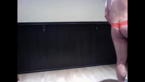 Snapshot of mikedriner21 chatting on 10/15/25, 04:40 mikedriner online show from 10/15/25, 04:40