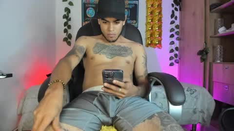 mikee_scooth online show from 02/01/25, 04:03