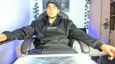 mikee_scooth online show from 02/17/25, 02:09