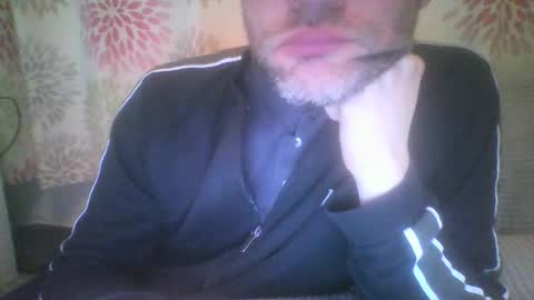 Snapshot of mikehockishuge9 chatting on 01/22/25, 11:32 mikehockishuge9 online show from 01/22/25, 11:32