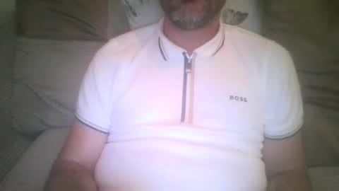 Snapshot of mikehockishuge9 chatting on 09/27/25, 11:54 mikehockishuge9 online show from 09/27/25, 11:54