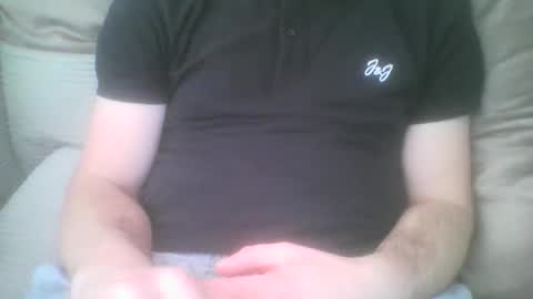 Snapshot of mikehockishuge9 chatting on 10/11/25, 10:14 mikehockishuge9 online show from 10/11/25, 10:14