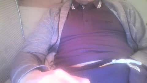 Snapshot of mikehockishuge9 chatting on 02/08/26, 01:20 mikehockishuge9 online show from 02/08/26, 01:20