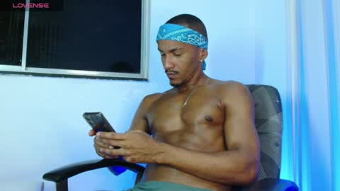 Snapshot of mikejaybr chatting on 06/10/26, 03:39 Mike Jay online show from 06/10/26, 03:39