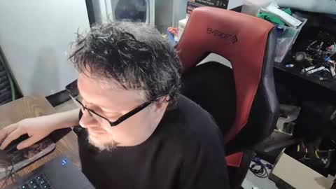 Snapshot of mikejws chatting on 10/26/25, 05:19 mikejws online show from 10/26/25, 05:19