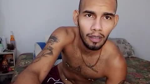 Snapshot of mikeking_leandroking chatting on 12/17/25, 05:52 mikeking_leandroking online show from 12/17/25, 05:52