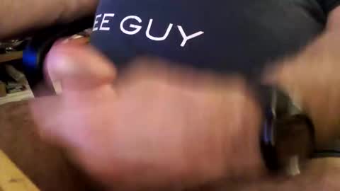 Snapshot of mikemanz chatting on 12/15/25, 11:47 mikemanz online show from 12/15/25, 11:47