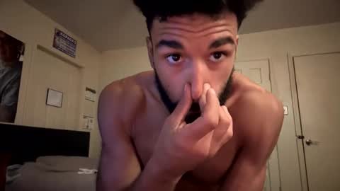 Snapshot of mikemikemikey9996 chatting on 10/25/25, 01:13 mikemikemikey9996 online show from 10/25/25, 01:13