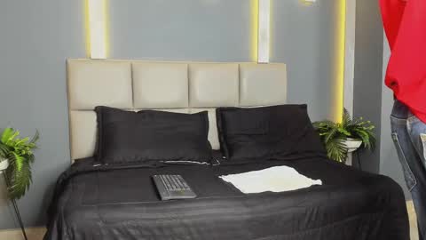 MIKE PARK  online show from 09/11/25, 11:21