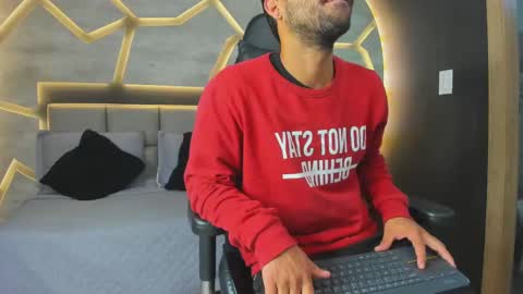 MIKE PARK  online show from 10/21/25, 11:00