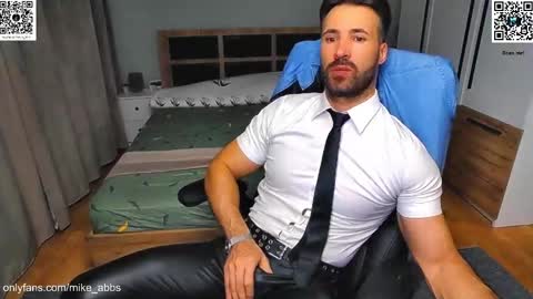 Mike    online show from 10/07/25, 04:15