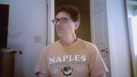 Snapshot of mikewulds chatting on 12/07/24, 01:40 Mike online show from 12/07/24, 01:40