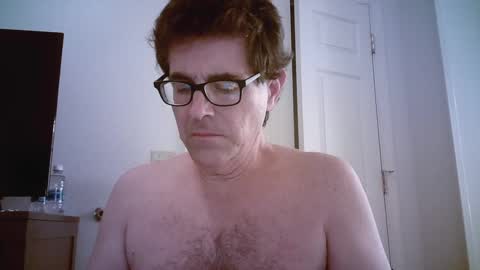 Snapshot of mikewulds chatting on 12/12/24, 01:43 Mike online show from 12/12/24, 01:43