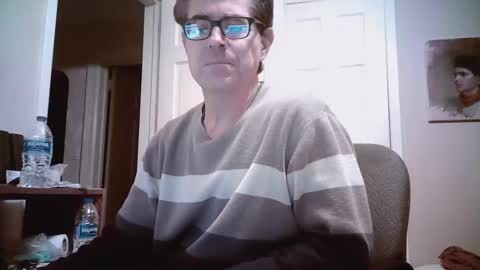 Snapshot of mikewulds chatting on 01/01/25, 01:04 Mike online show from 01/01/25, 01:04