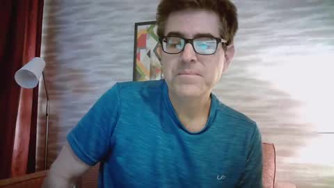Snapshot of mikewulds chatting on 01/31/25, 01:02 Mike online show from 01/31/25, 01:02