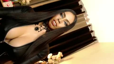 Mistress MikeyAlawi online show from 02/28/25, 08:42