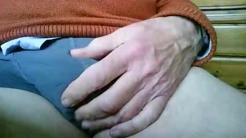Snapshot of mikeybed chatting on 02/19/26, 11:06 mikeybed online show from 02/19/26, 11:06