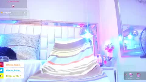 Mikeyla  online show from 09/20/25, 08:32