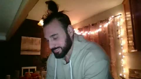 mikey online show from 01/10/25, 05:05