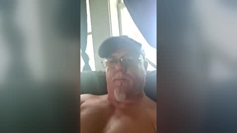 Snapshot of mikeynutts chatting on 07/09/26, 01:26 mikeynutts online show from 07/09/26, 01:26