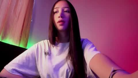 Snapshot of mikeyvioleta chatting on 03/08/25, 04:50 VIOLETAMIKE online show from 03/08/25, 04:50