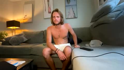 mikeywhite123 online show from 09/28/25, 10:48