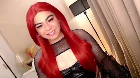 Theresa Luna online show from 11/16/25, 04:34