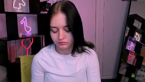 miki_ti online show from 11/09/25, 05:50