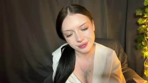 Snapshot of mikiklippel chatting on 05/31/26, 06:09 Mia online show from 05/31/26, 06:09
