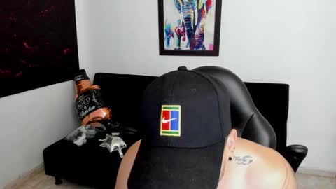 Snapshot of mikke_love chatting on 09/18/25, 02:08 MIKKE online show from 09/18/25, 02:08