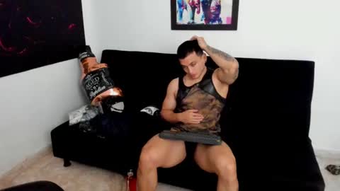 Snapshot of mikke_love chatting on 09/19/25, 03:02 MIKKE online show from 09/19/25, 03:02