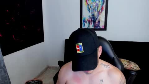 Snapshot of mikke_love chatting on 09/26/25, 01:48 MIKKE online show from 09/26/25, 01:48