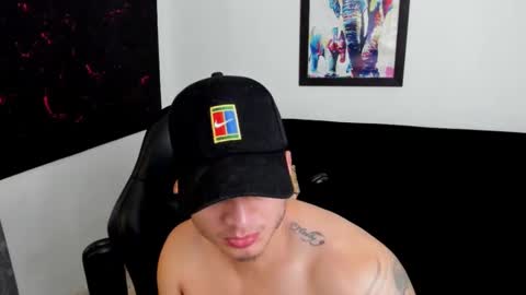 Snapshot of mikke_love chatting on 09/29/25, 02:00 MIKKE online show from 09/29/25, 02:00