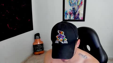 Snapshot of mikke_love chatting on 10/06/25, 02:14 MIKKE online show from 10/06/25, 02:14