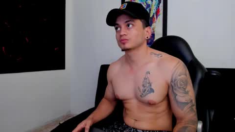 Snapshot of mikke_love chatting on 10/12/25, 03:11 MIKKE online show from 10/12/25, 03:11