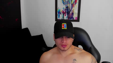 Snapshot of mikke_love chatting on 10/14/25, 04:08 MIKKE online show from 10/14/25, 04:08