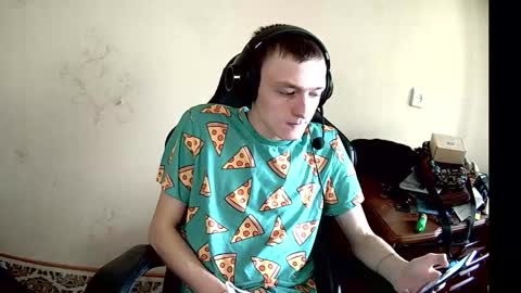 MikkiForus online show from 09/10/25, 08:47