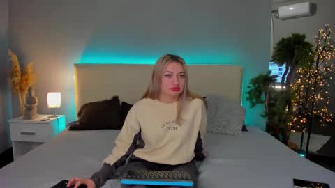MikkiShows online show from 02/28/25, 08:07