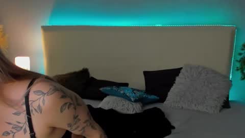 MikkiShows online show from 03/01/25, 02:15