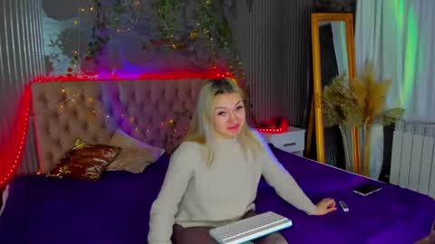 MikkiShows online show from 03/07/25, 08:22