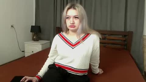MikkiShows online show from 03/10/25, 08:04