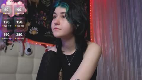 Snapshot of miko_meow chatting on 09/17/25, 12:40 Miko online show from 09/17/25, 12:40